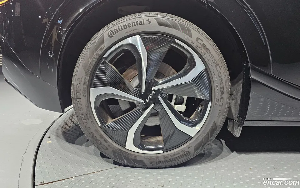 Kia EV6 2023 — thumbnail 2