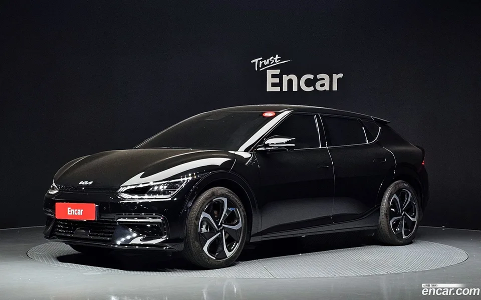Kia EV6 2023 — photo 1, buy with delivery to Moscow