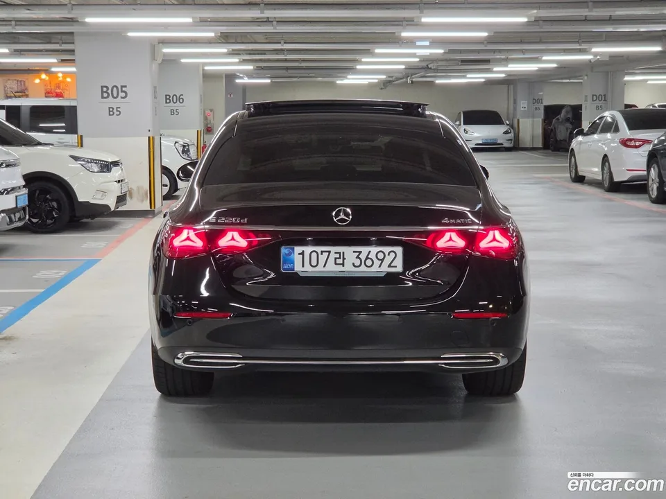 Mercedes-Benz E-Class E220d 4MATIC 2025 — thumbnail 2