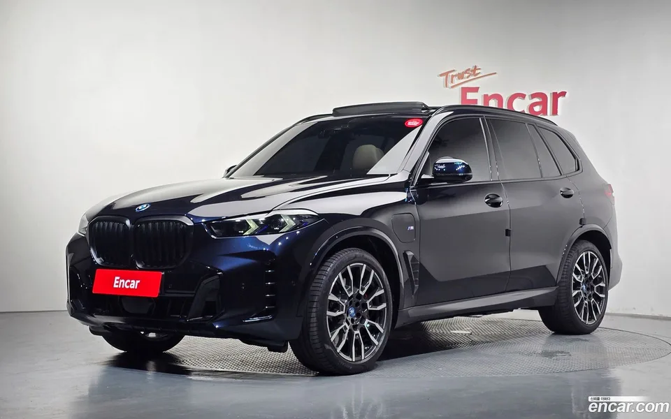 BMW X5 xDrive 50e M 2024 — photo 1, buy with delivery to Moscow