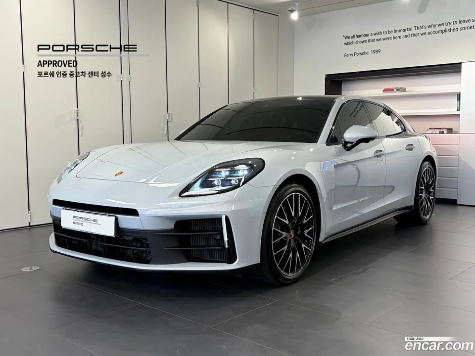 Porsche Panamera (976) 2025