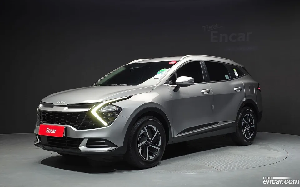 Kia Sportage Hybrid 4WD 2023 — photo 1, buy with delivery to Moscow