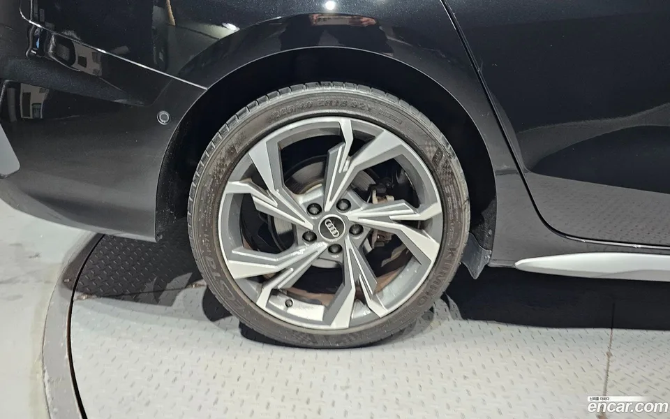 Audi A3 (8Y) 40 TFSI 2022 — thumbnail 2