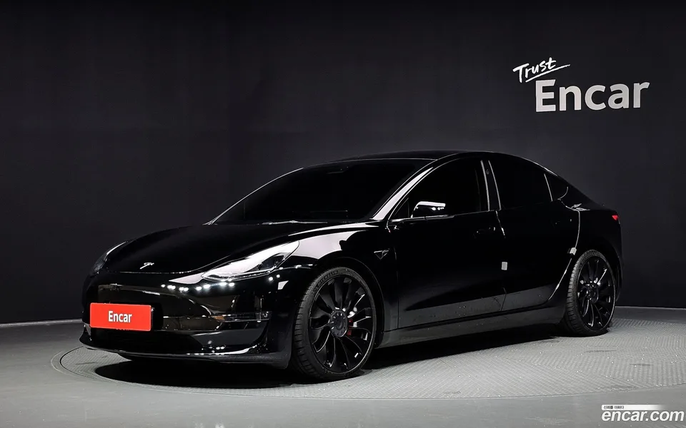 Tesla Model 3 AWD 2022 — photo 1, buy with delivery to Moscow