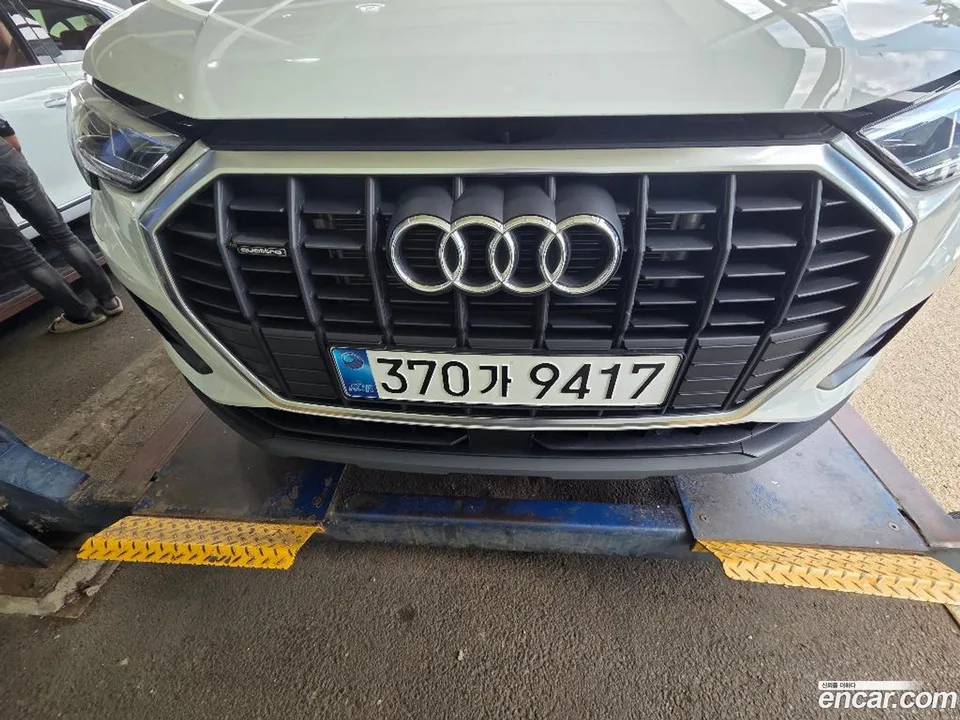Audi Q3 40 TFSI 2025 — photo 1, buy with delivery to Moscow