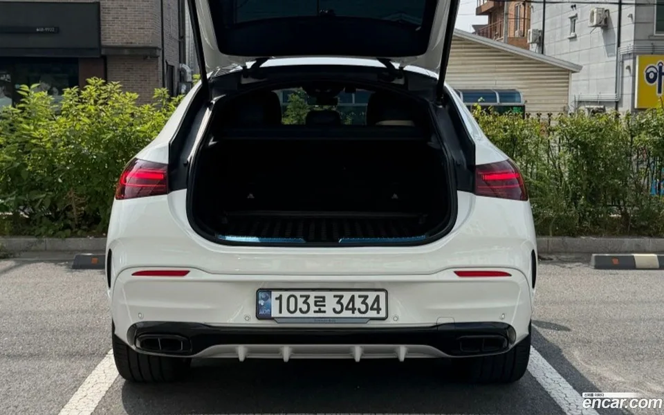 Mercedes-Benz GLE-Class GLE450d 4MATIC 2023 — thumbnail 2