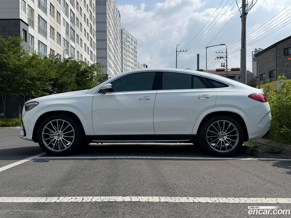 Mercedes-Benz GLE-Class GLE450d 4MATIC 2023 — thumbnail 3