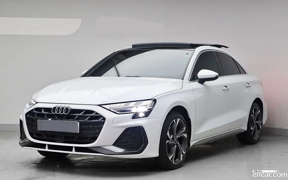 Audi A3 (8Y) 40 TFSI 2025 — photo 1, buy with delivery to Moscow