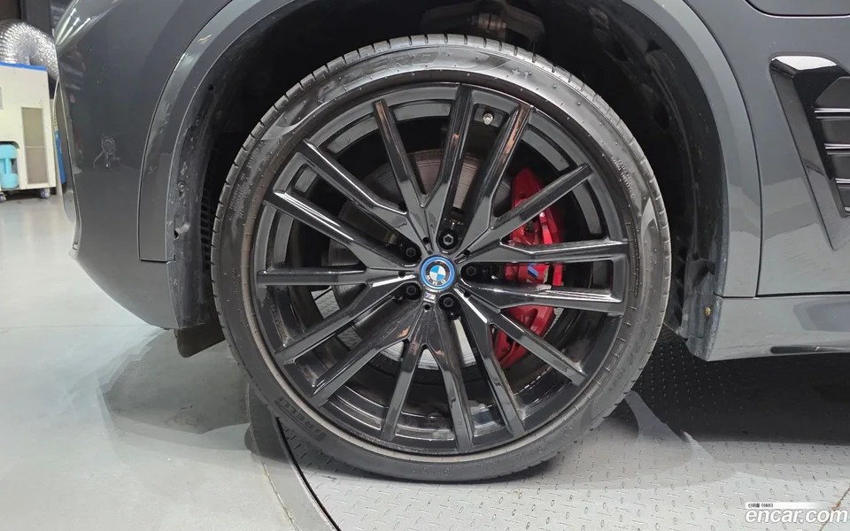 BMW X5 xDrive 50e M 2024 — миниатюра 2