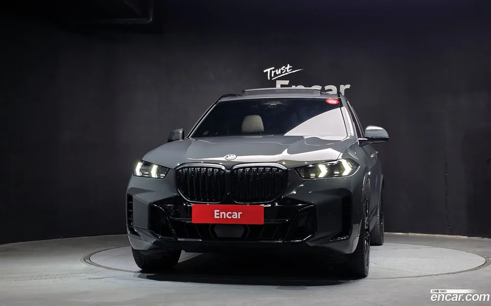 BMW X5 xDrive 50e M 2024 — миниатюра 3