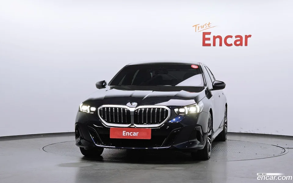 BMW 5 Series 530e xDrive M 2025 — миниатюра 3