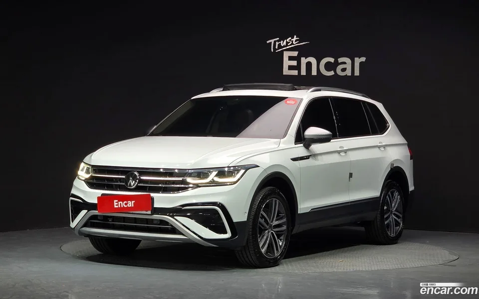 Volkswagen Tiguan Allspace 2.0 TSI 2024 — фото 1, купить с доставкой в Москву