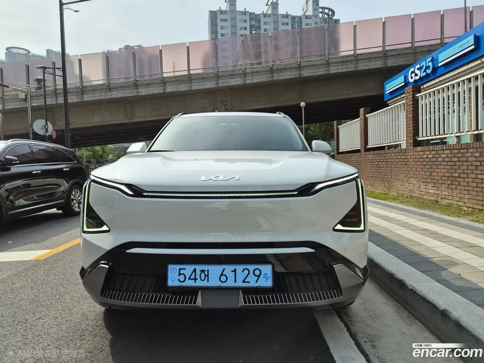 Kia EV5 2WD 2026 — photo 1, buy with delivery to Moscow