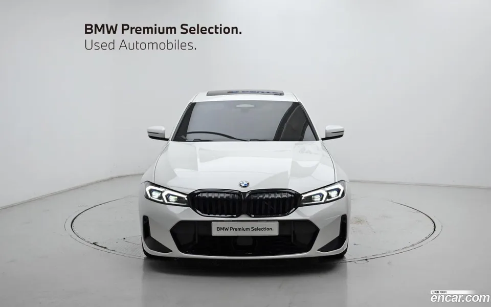 BMW 3 Series 320i M 2023 — thumbnail 3