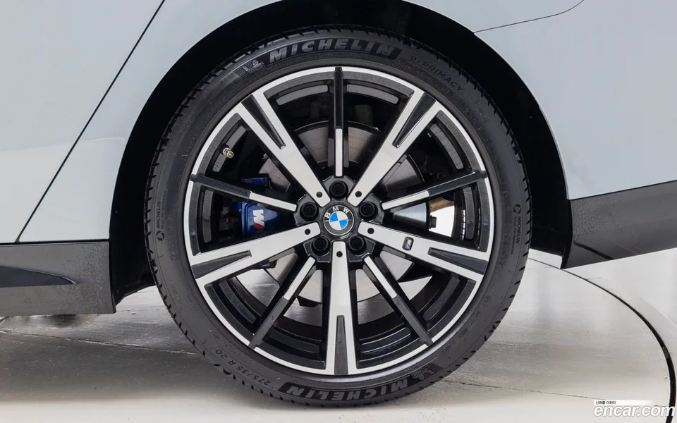 BMW 5 Series 530i xDrive M 2024 — миниатюра 2