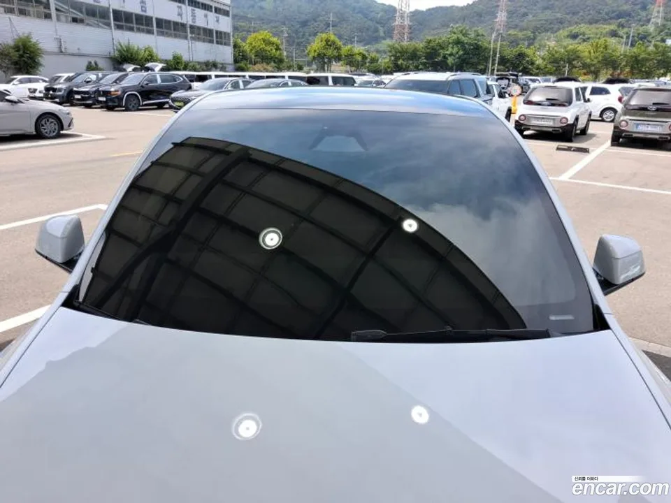 Tesla Model Y RWD 2026 — thumbnail 2