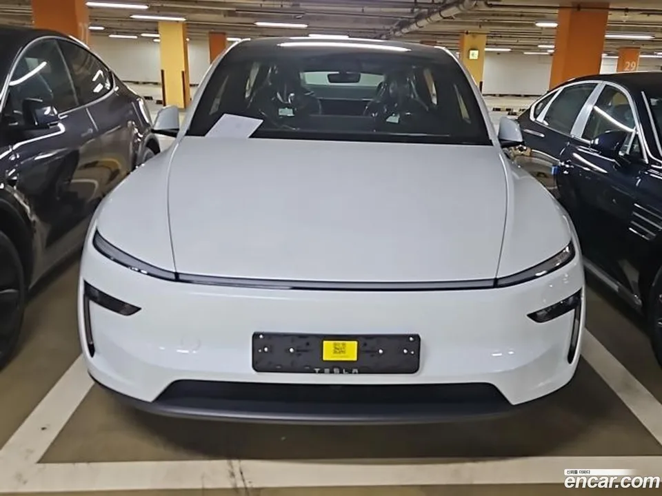 Tesla Model Y RWD 2026 — photo 1, buy with delivery to Moscow