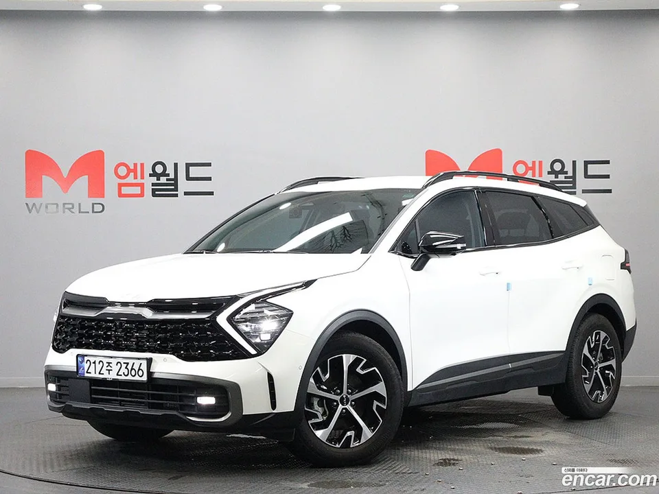 Kia Sportage Hybrid 2WD 2023 — фото 1, купить с доставкой в Москву