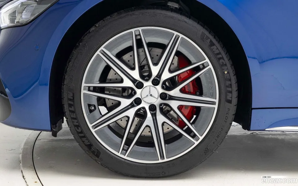 Mercedes-Benz AMG GT 4 43 4MATIC+ 2025 — thumbnail 2
