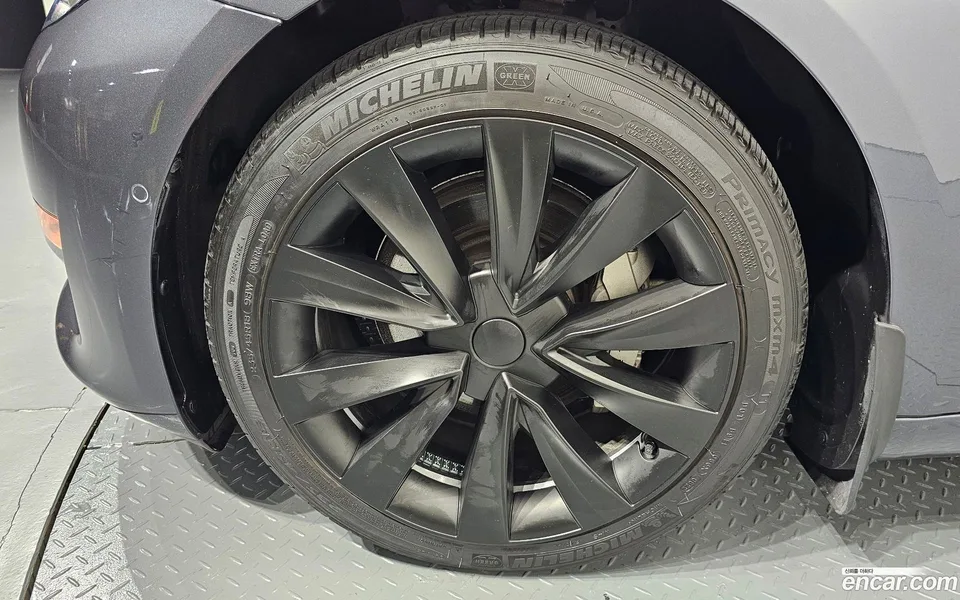 Tesla Model 3 AWD 2022 — thumbnail 2