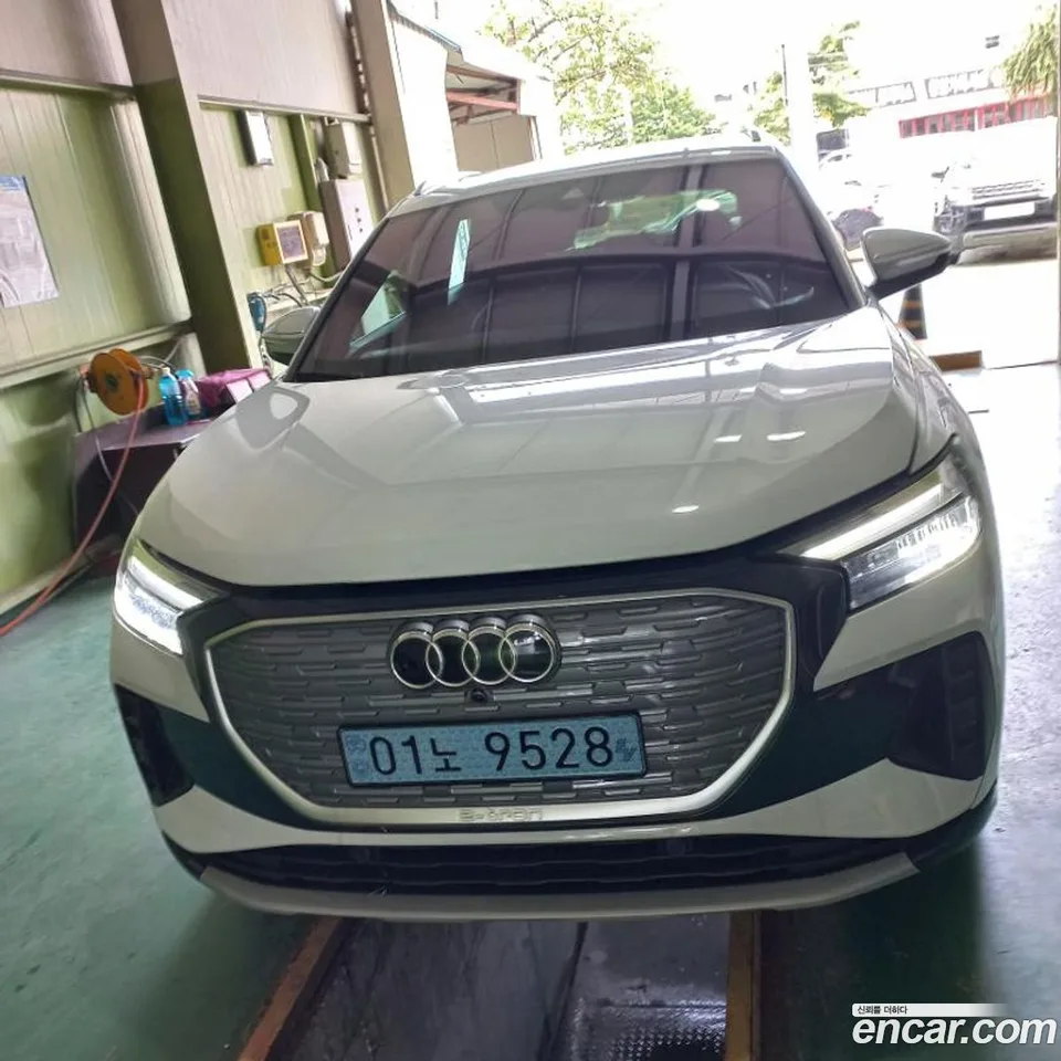 Audi Q4 e-tron 45 2025 — photo 1, buy with delivery to Moscow