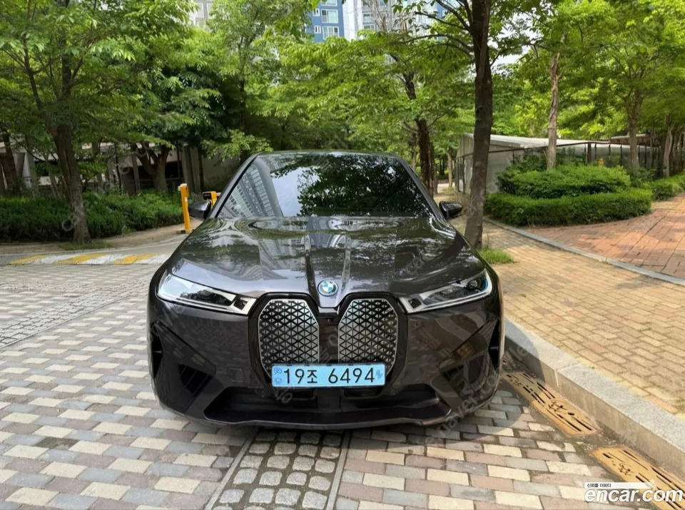 BMW iX 2023