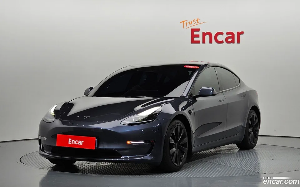 Tesla Model 3 AWD 2022 — photo 1, buy with delivery to Moscow