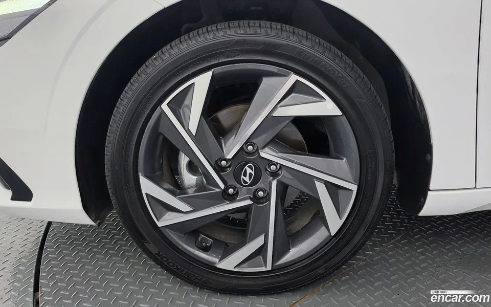 Hyundai Avante CN7 1.6 2025 — thumbnail 2