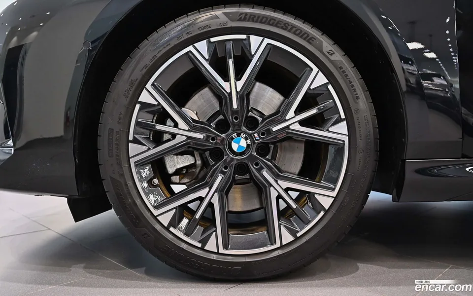 BMW 1 Series 120 M 2025 — миниатюра 2