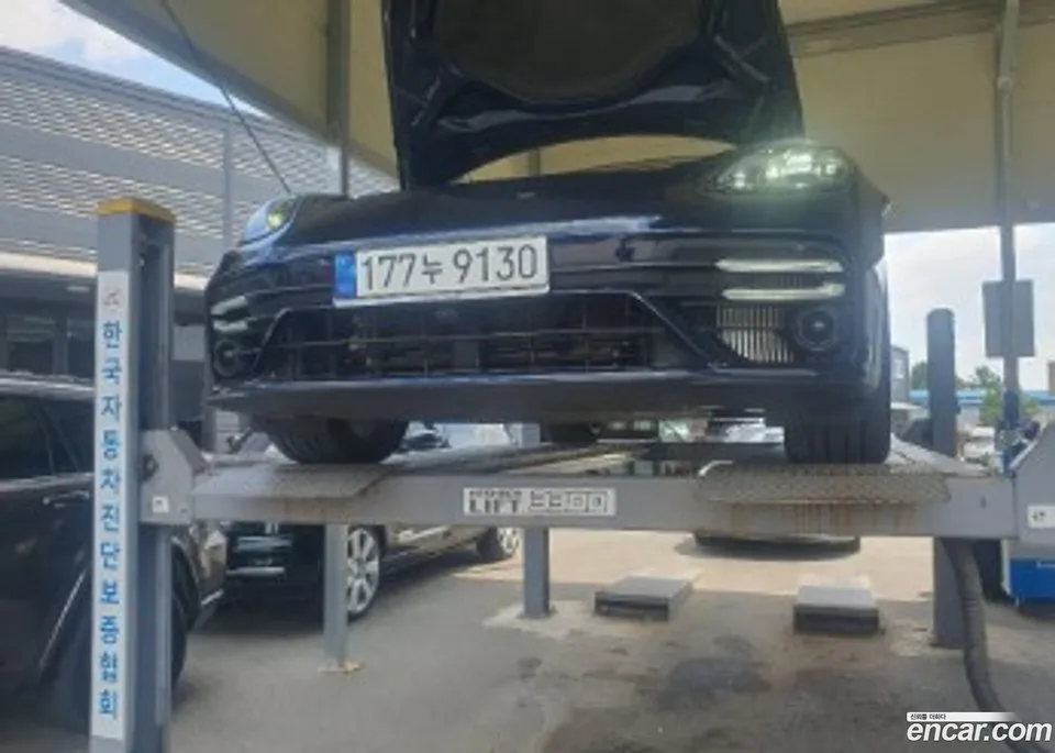 Porsche Panamera (971) 2.9 AWD 2023 — photo 1, buy with delivery to Moscow