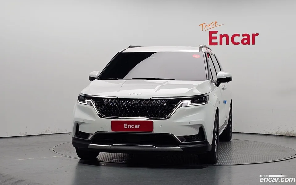 Kia Carnival 9 2023 — thumbnail 3