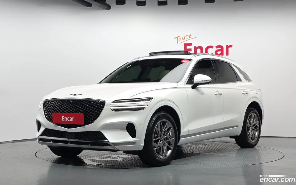 Genesis GV70 2.5T 2WD 2023 — photo 1, buy with delivery to Moscow