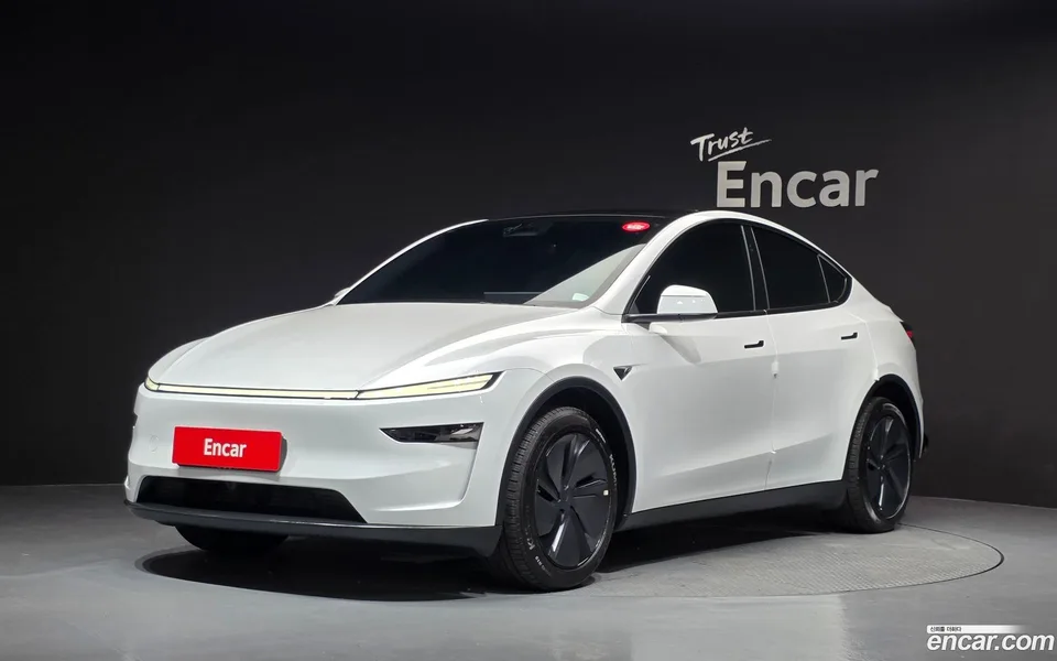 Tesla Model Y RWD 2026 — photo 1, buy with delivery to Moscow