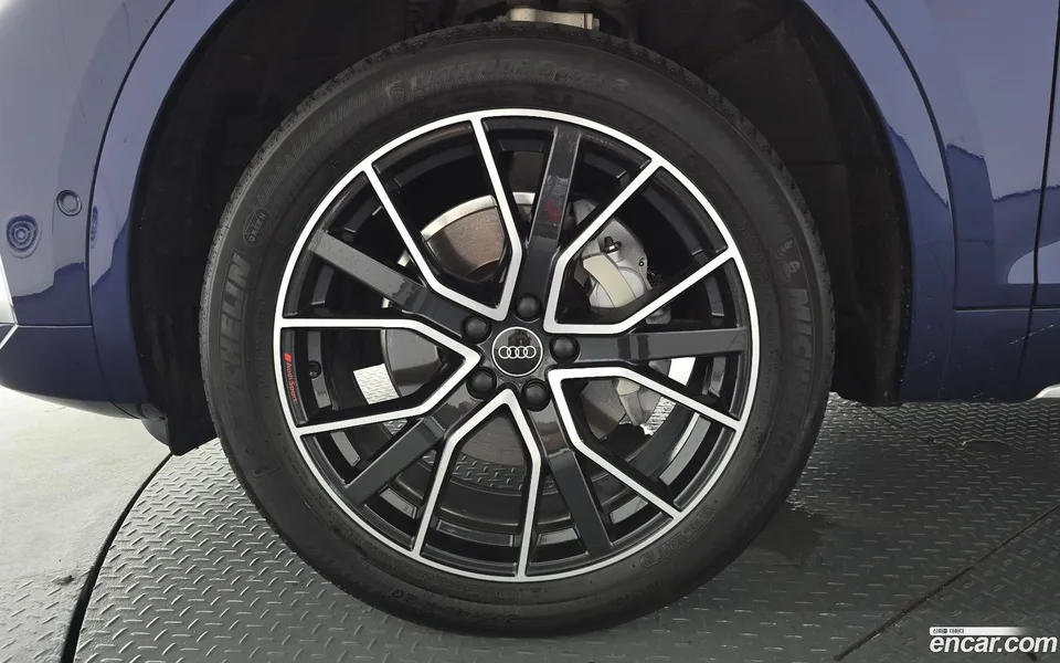 Audi Q5 45 TFSI 2022 — thumbnail 2