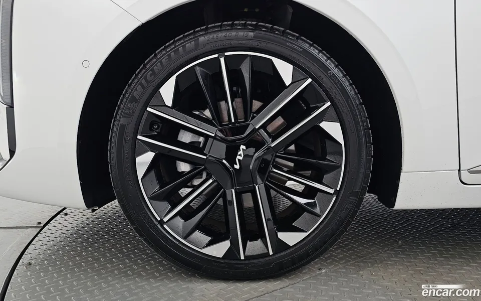 Kia K8 Hybrid 2025 — thumbnail 2