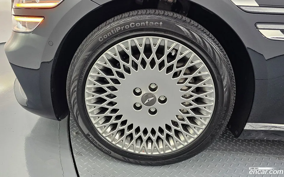 Genesis G80 2.5 AWD 2023 — thumbnail 2
