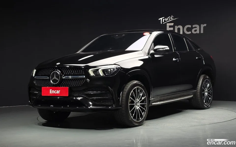 Mercedes-Benz GLE-Class GLE400d 4MATIC 2022 — фото 1, купить с доставкой в Москву