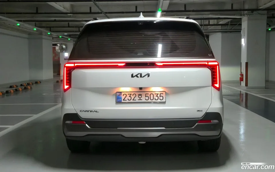 Kia Carnival HEV 7 X Line 2025 — thumbnail 2