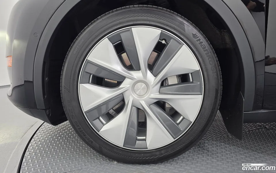 Tesla Model Y AWD 2022 — thumbnail 2