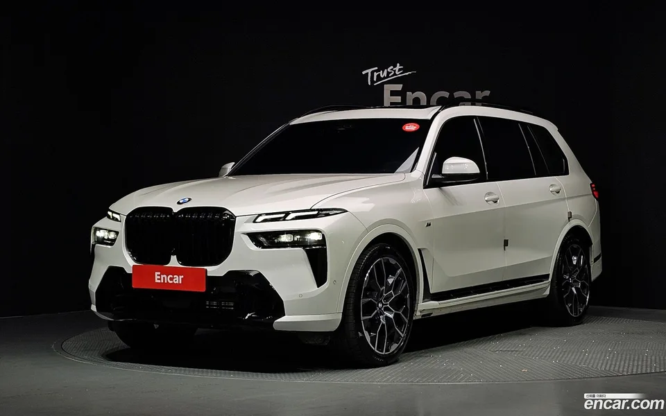 BMW X7 xDrive 40i M 6 2025 — photo 1, buy with delivery to Moscow