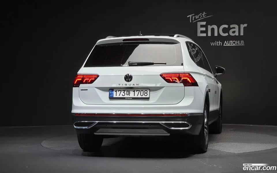 Volkswagen Tiguan Allspace 2.0 TSI 2024 — thumbnail 4
