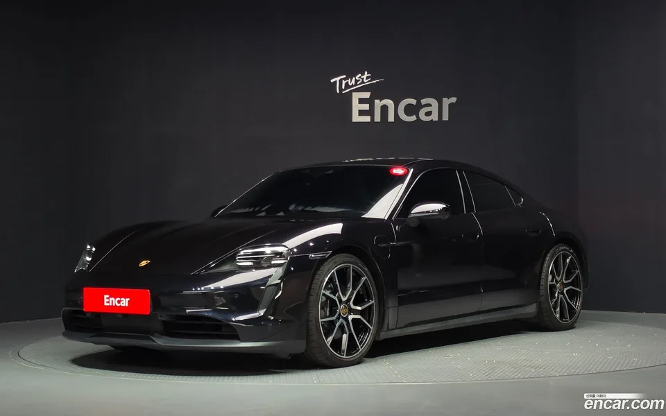 Porsche Taycan 2023