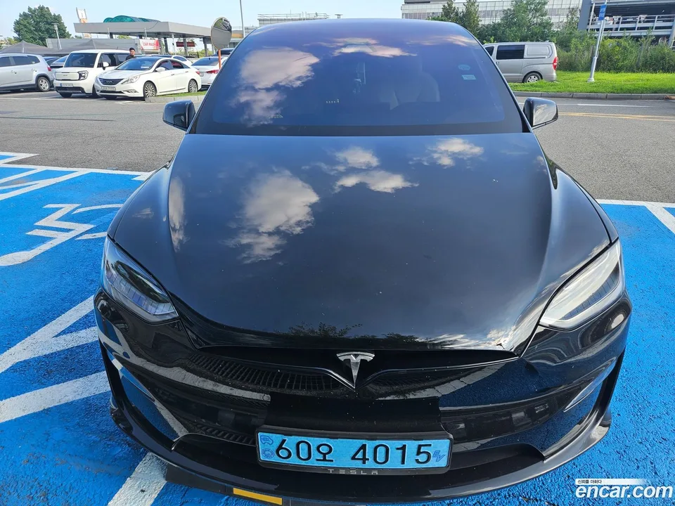 Tesla Model X 2023 — photo 1, buy with delivery to Moscow
