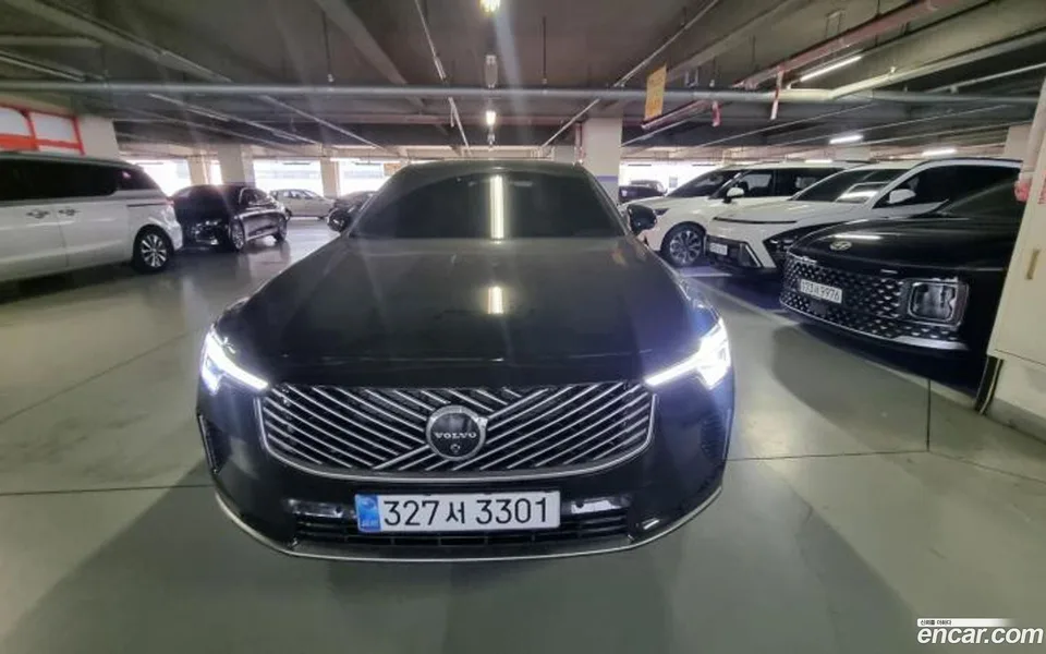 Volvo S90 B5 2025 — photo 1, buy with delivery to Moscow