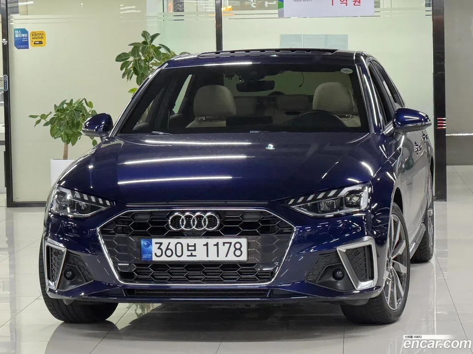 Audi A4 40 TFSI 2023 — photo 1, buy with delivery to Moscow