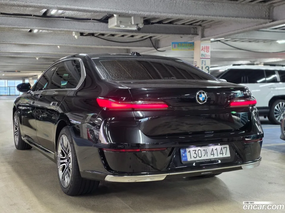 BMW 7 Series 740i sDrive 2023 — миниатюра 2