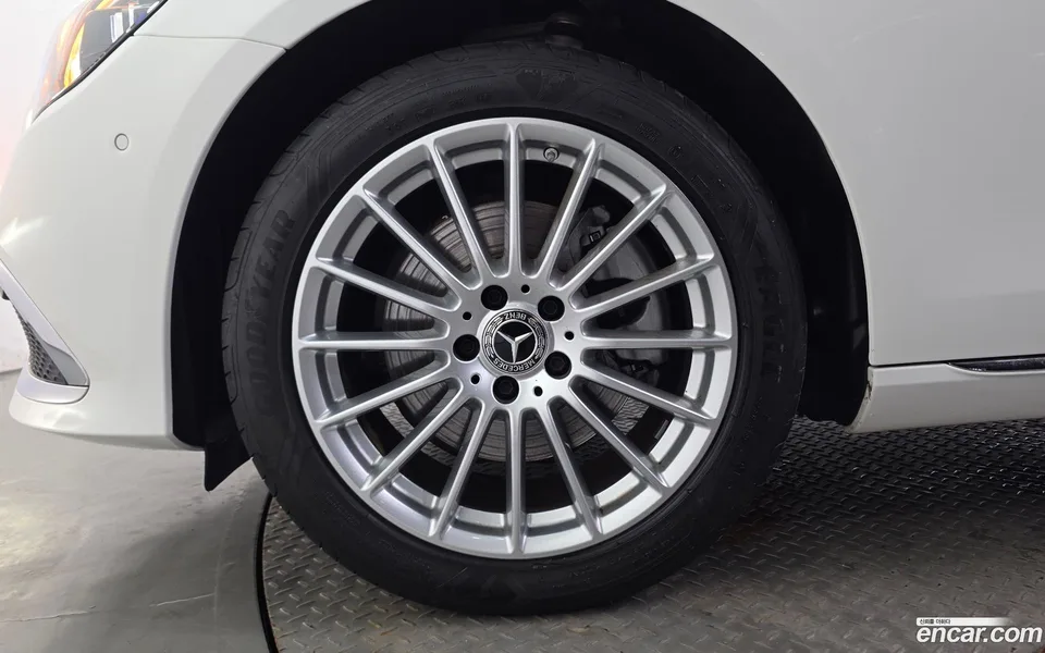Mercedes-Benz E-Class E250 2022 — миниатюра 2