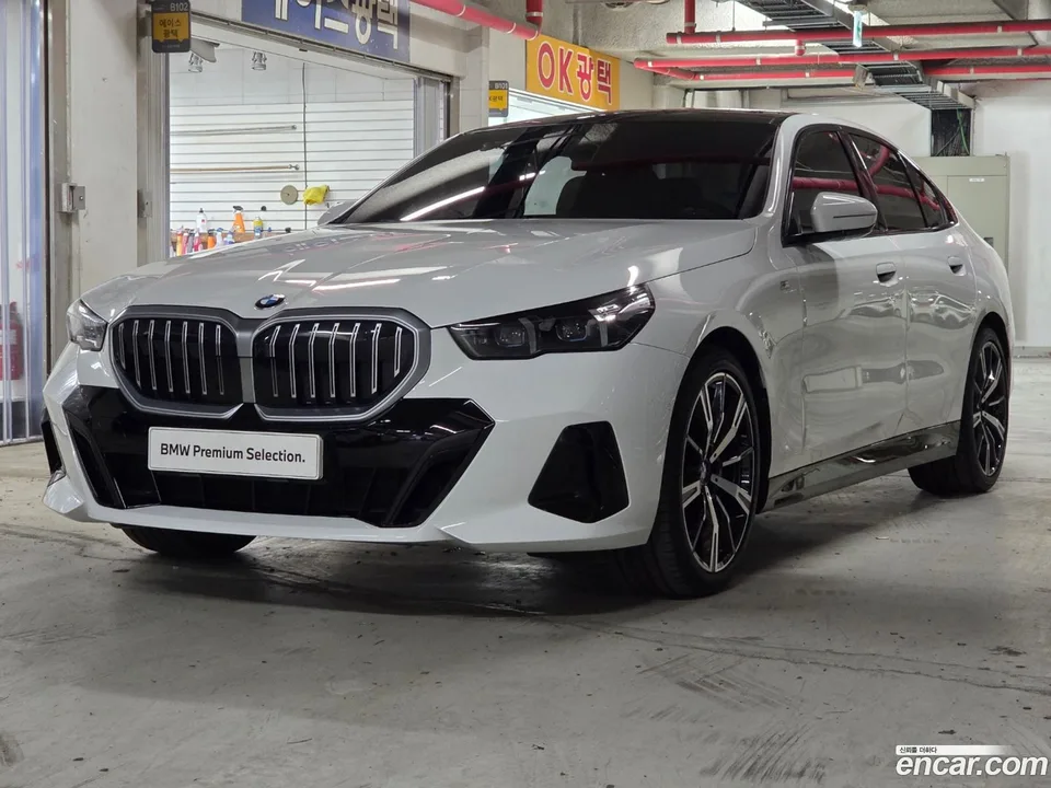 BMW 5 Series 530i xDrive M 2024 — photo 1, buy with delivery to Moscow
