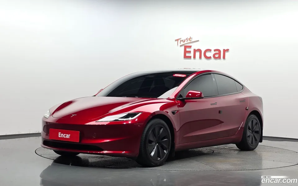 Tesla Model 3 2024