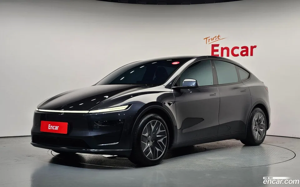 Tesla Model Y L AWD 2026 — фото 1, купить с доставкой в Москву